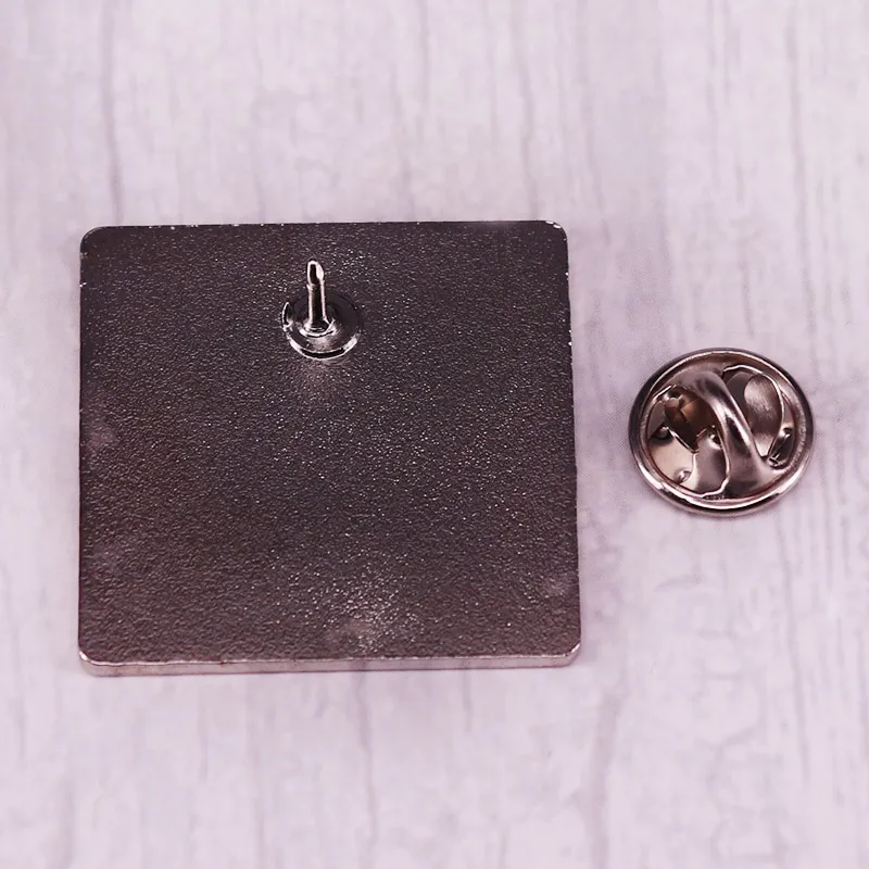 Nana Osaki Enamel Pin Ai Yazaw - Nana Anime Merchandise recension och pris