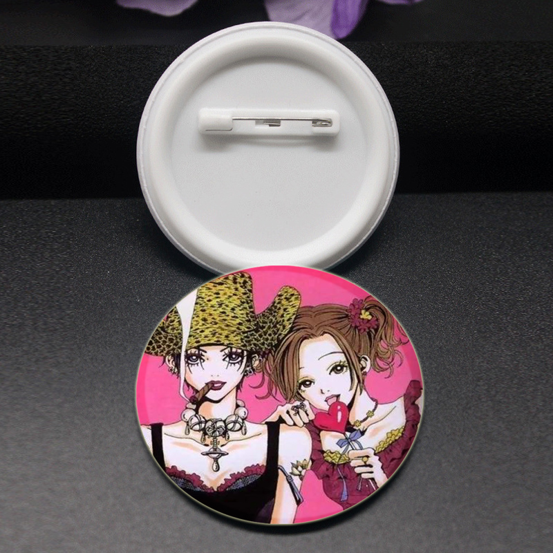 58mm Nana Enamel Pin Anime Fig - Nana Anime Merchandise recension och pris